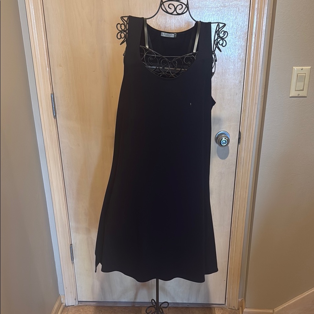Elegant Black Sleeveless Dress